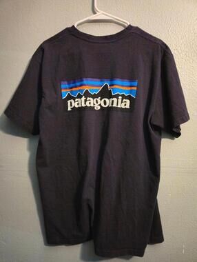 Patagonia Black Graphic Logo T-Shirt MENS SIZE XL